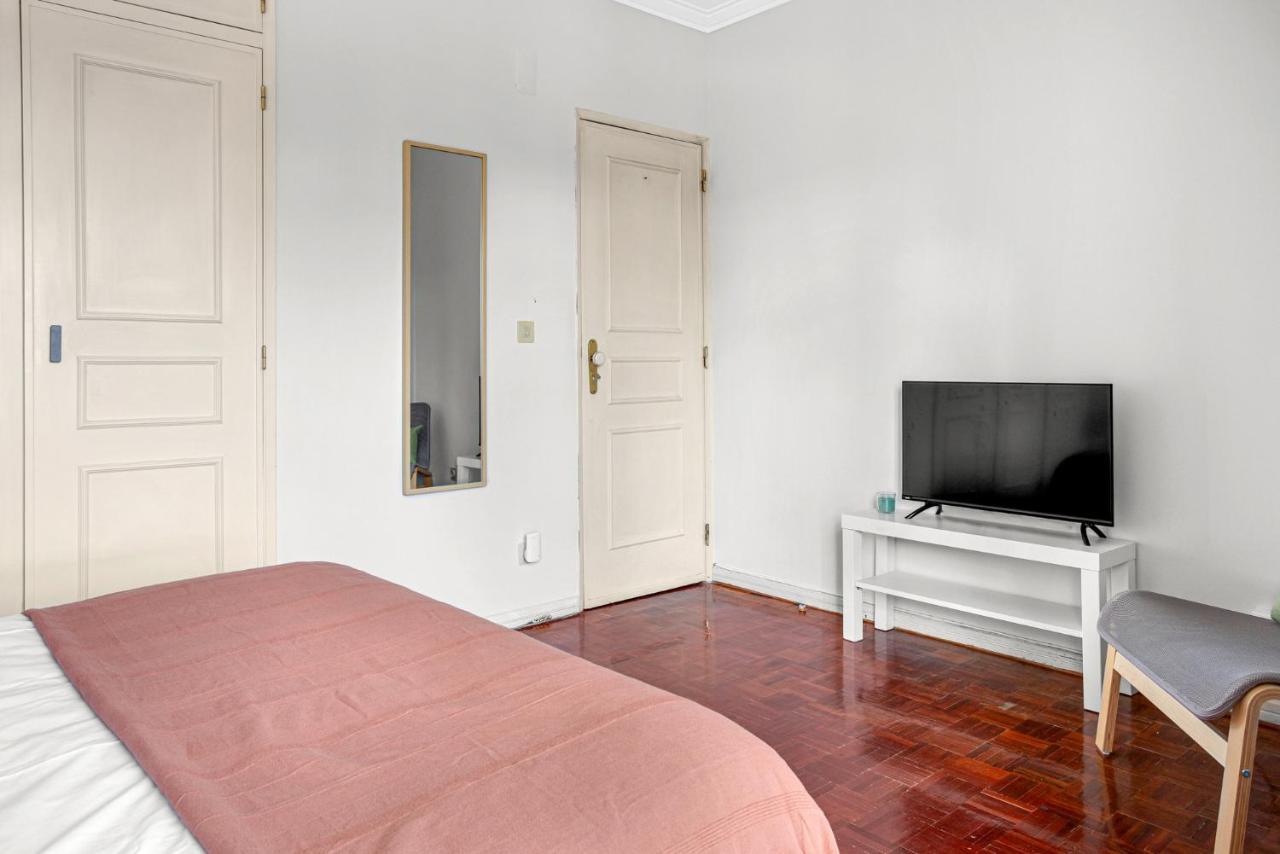 Wonderful Shared Apartment In Alfornelos - Near Metro! Lisboa Exteriér fotografie